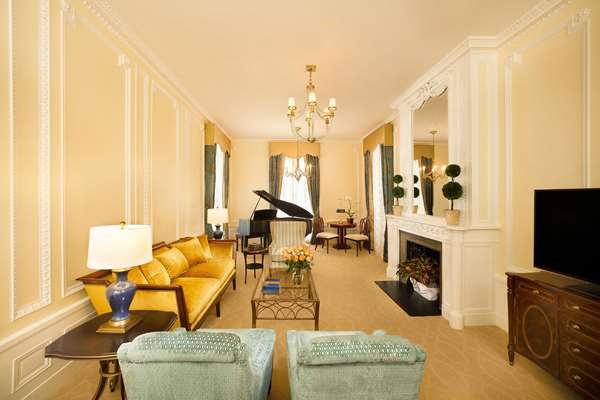Suite - Jefferson Hotel Richmond - I-64 & I-95, Exit 76