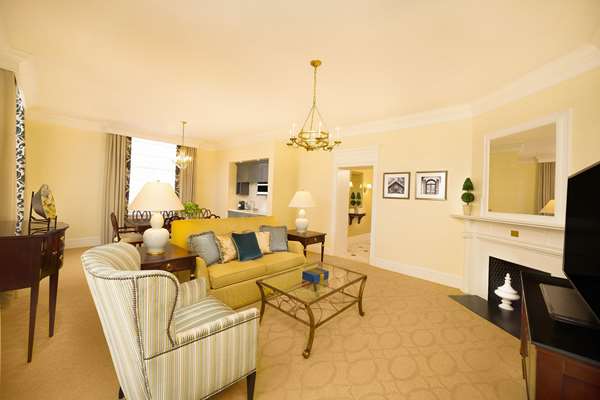 Suite - Jefferson Hotel Richmond - I-64 & I-95, Exit 76