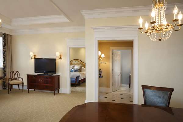 Suite - Jefferson Hotel Richmond - I-64 & I-95, Exit 76