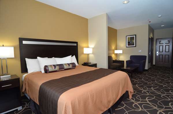  - Best Western Plus Kenedy Inn