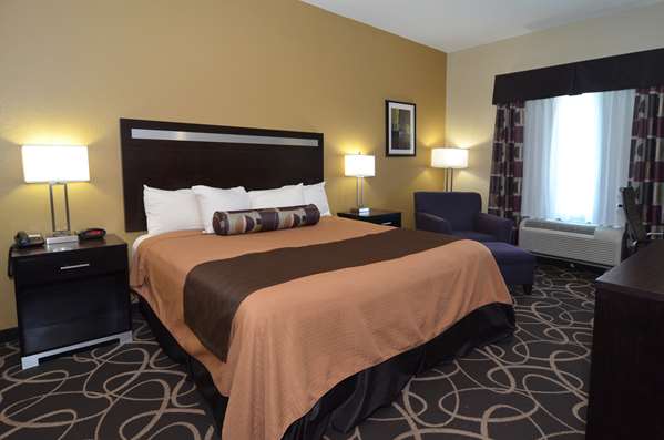  - Best Western Plus Kenedy Inn