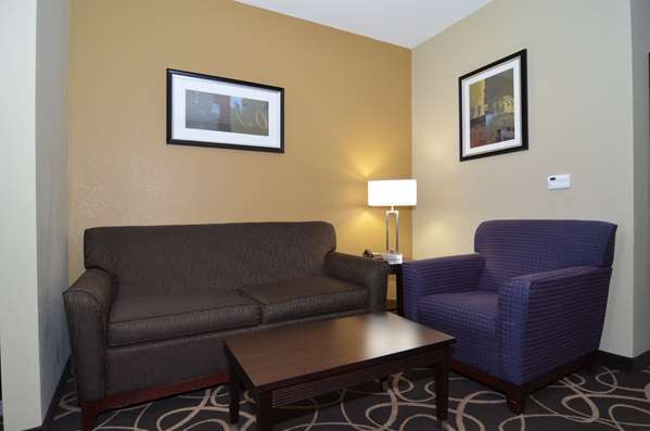  - Best Western Plus Kenedy Inn