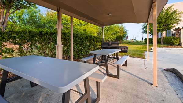  - Best Western Plus Kenedy Inn