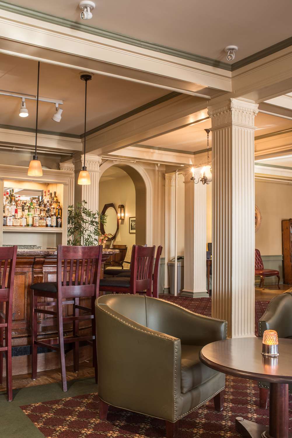 Middlebury Inn, VT See Discounts