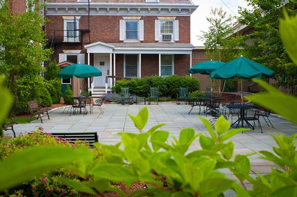 Exterior view - Middlebury Inn