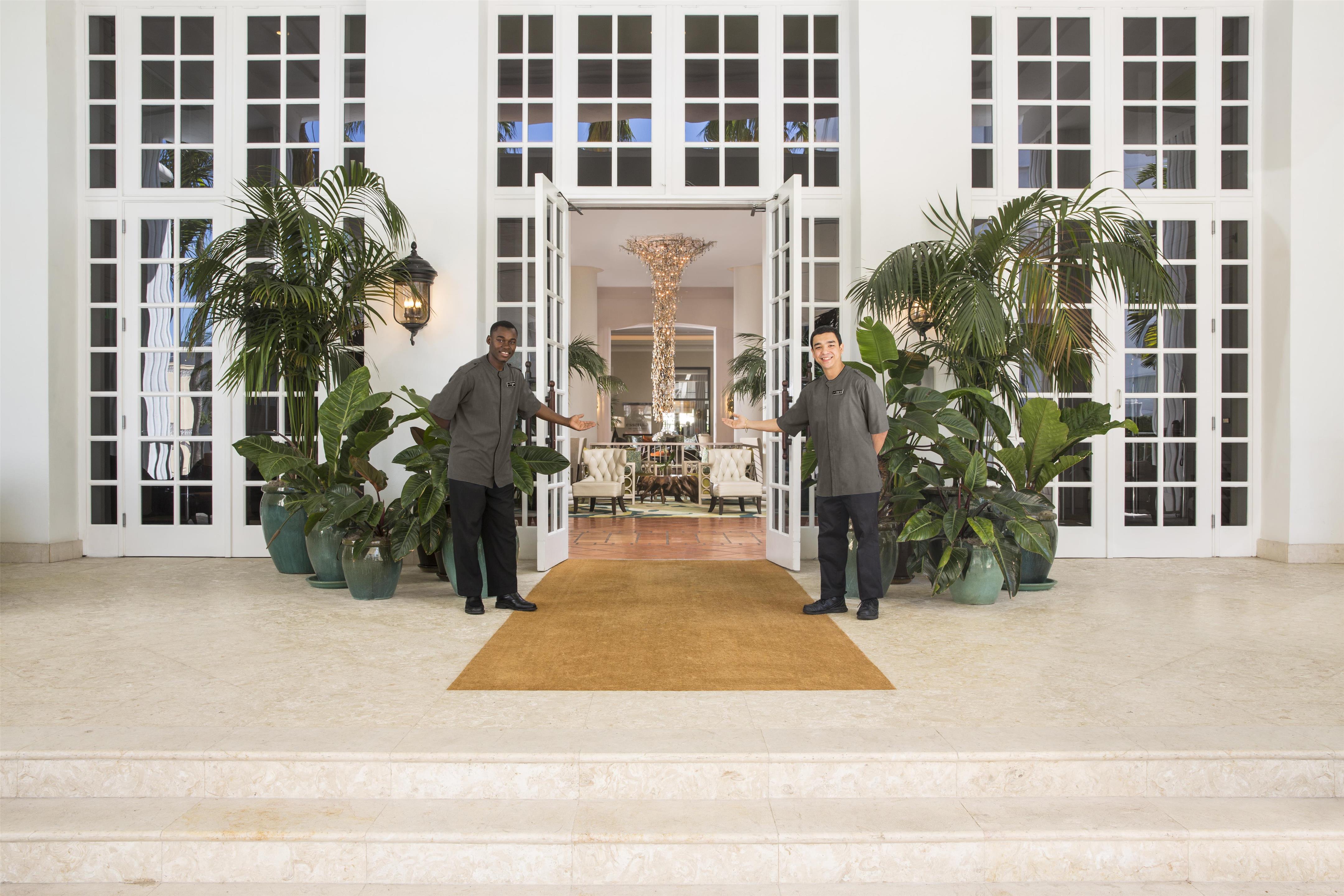 Front Entrance at The Palms Hotel & Spa, Miami Beach | The Palms Hotel & Spa