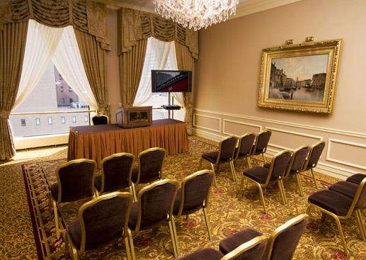  - Pfister Hotel Milwaukee - I-794, Exit 1E