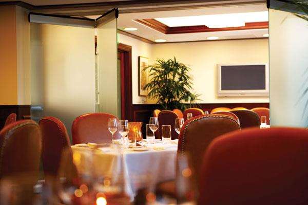  - Pfister Hotel Milwaukee - I-794, Exit 1E