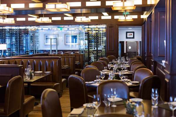 Restaurant - Pfister Hotel Milwaukee - I-794, Exit 1E