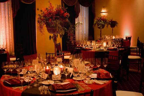 Restaurant - St Paul Hotel - I-94, Exit 241A