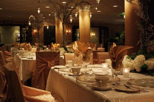 Restaurant - St Paul Hotel - I-94, Exit 241A