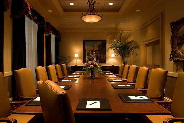 Restaurant - St Paul Hotel - I-94, Exit 241A