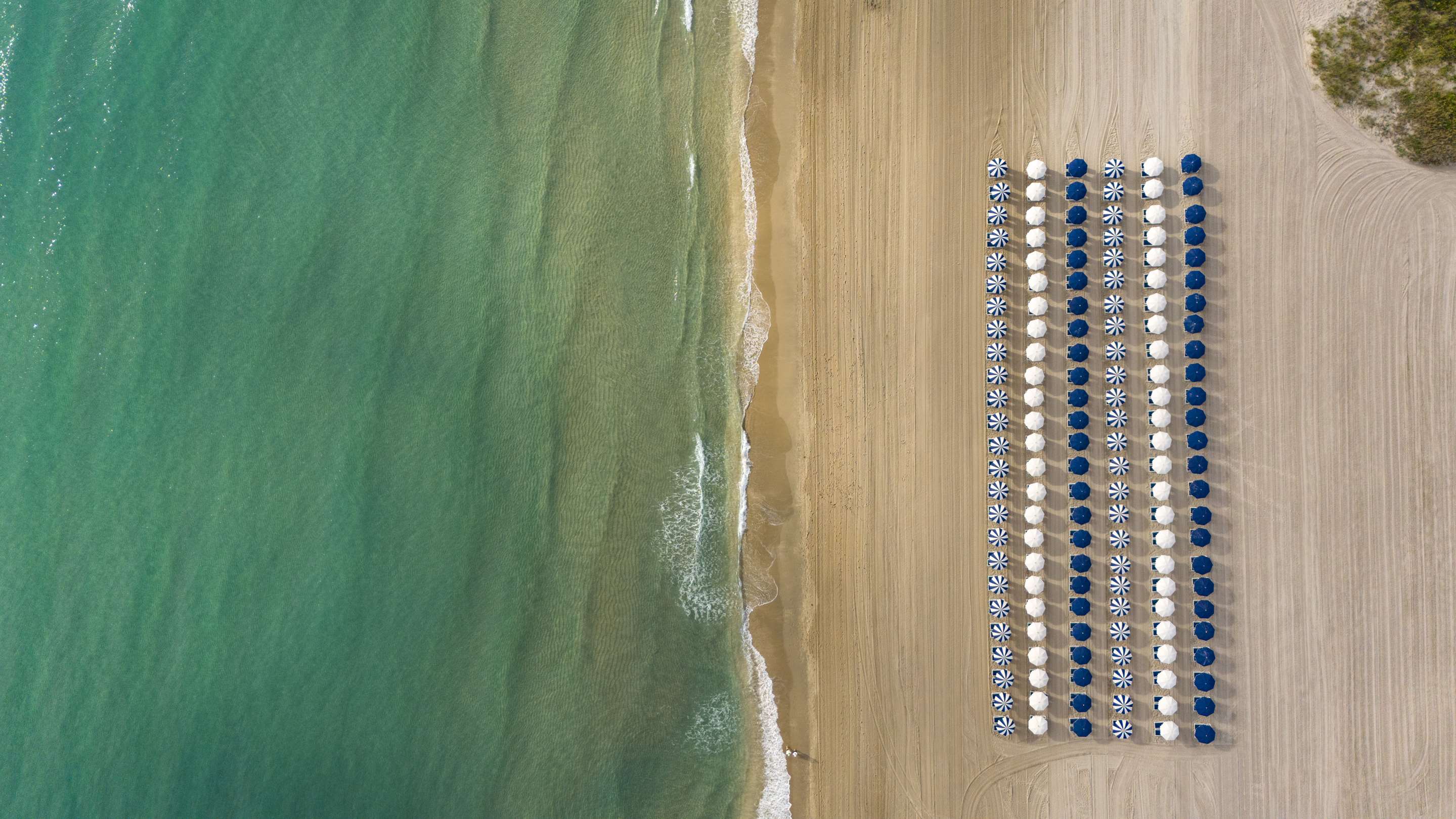 Beach Club Drone Leo Diaz | The Seagate Hotel, Golf & Beach Club, Autograph Collection