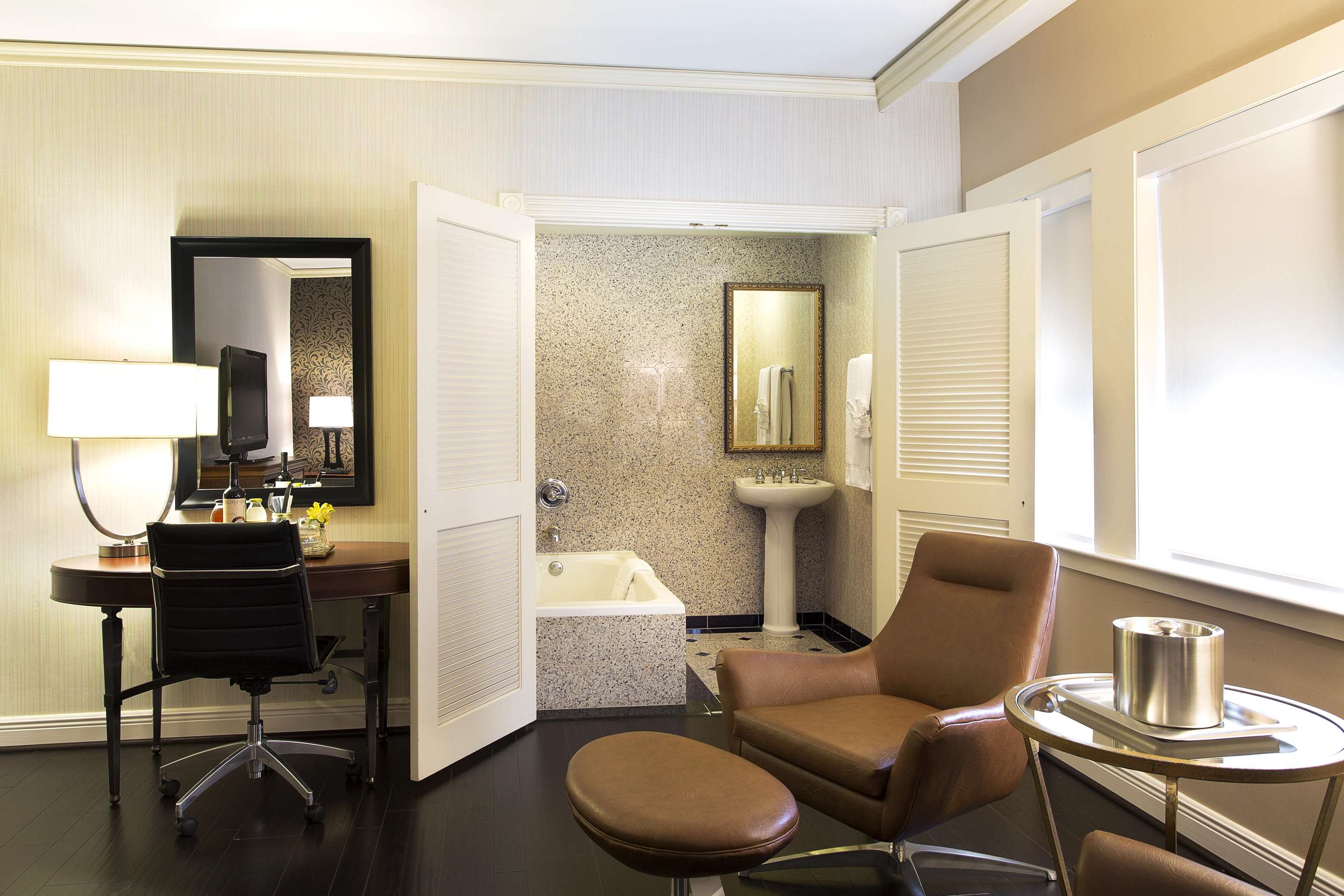 Property amenity | The Whitehall Houston