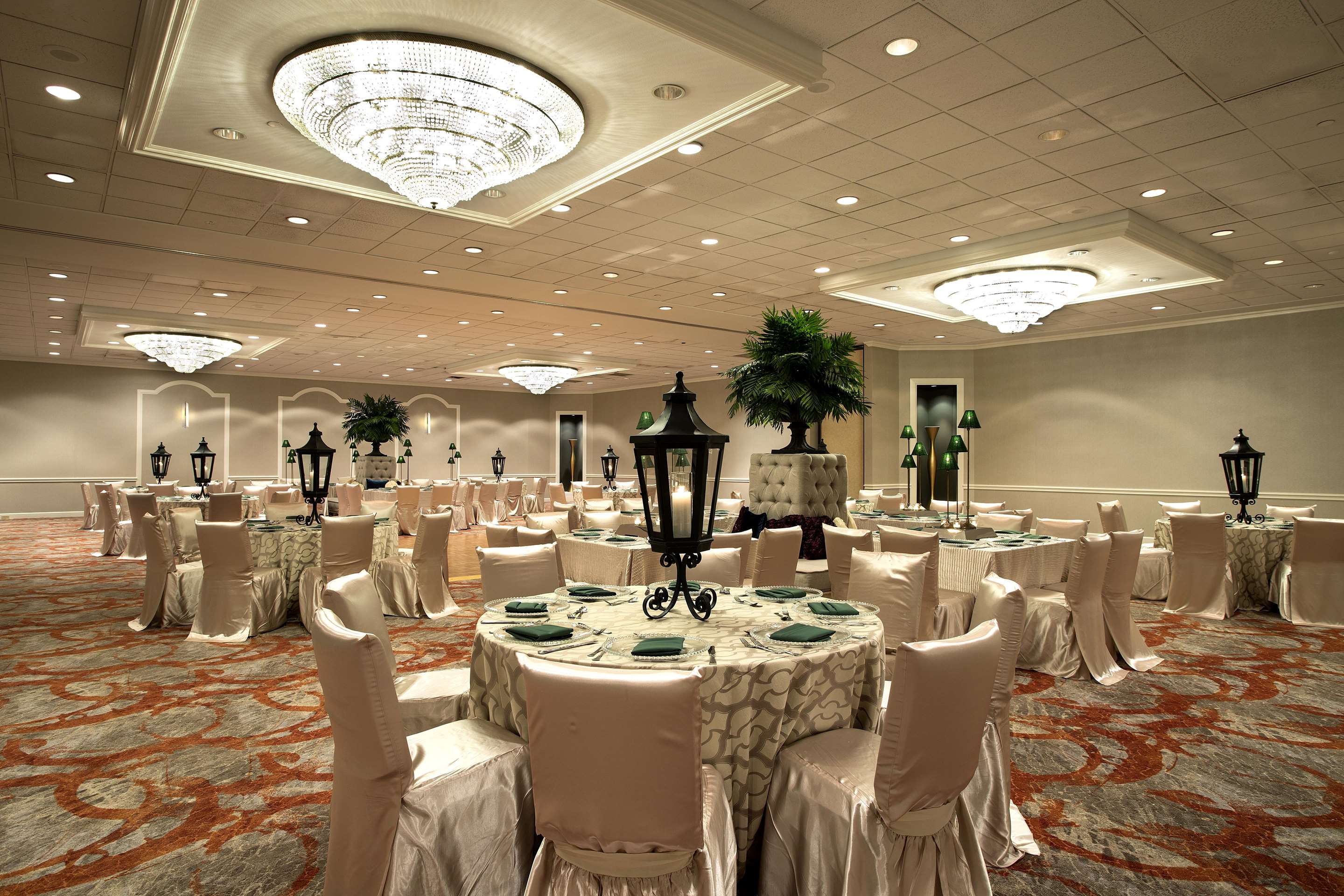 Restaurant | The Whitehall Houston