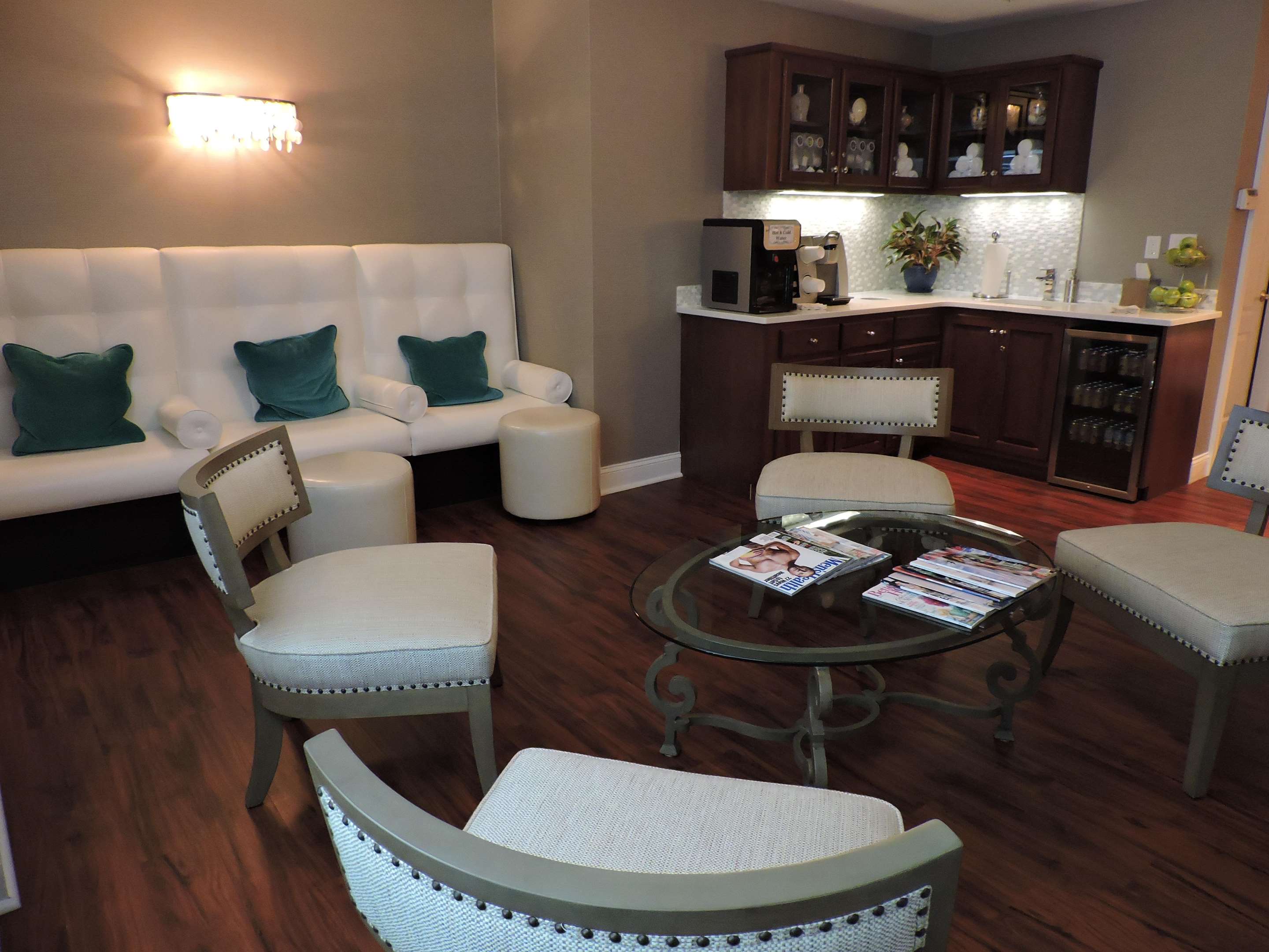 Spa - Relaxation Room | Water's Edge Resort & Spa