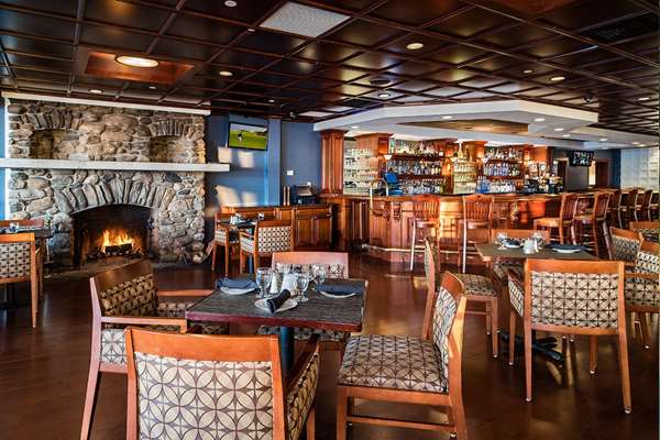 Restaurant - Waters Edge Resort & Spa Westbrook