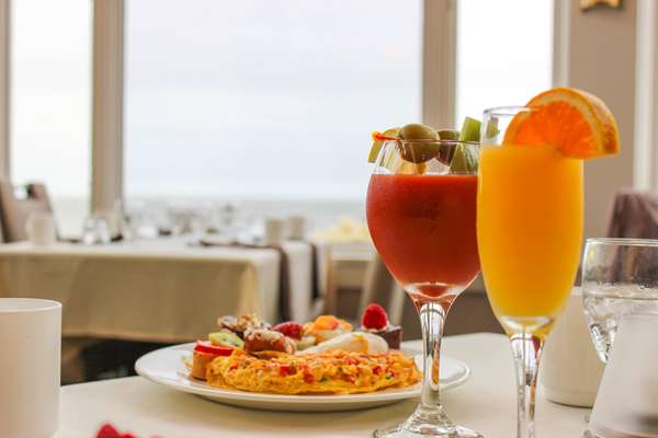 Restaurant - Waters Edge Resort & Spa Westbrook