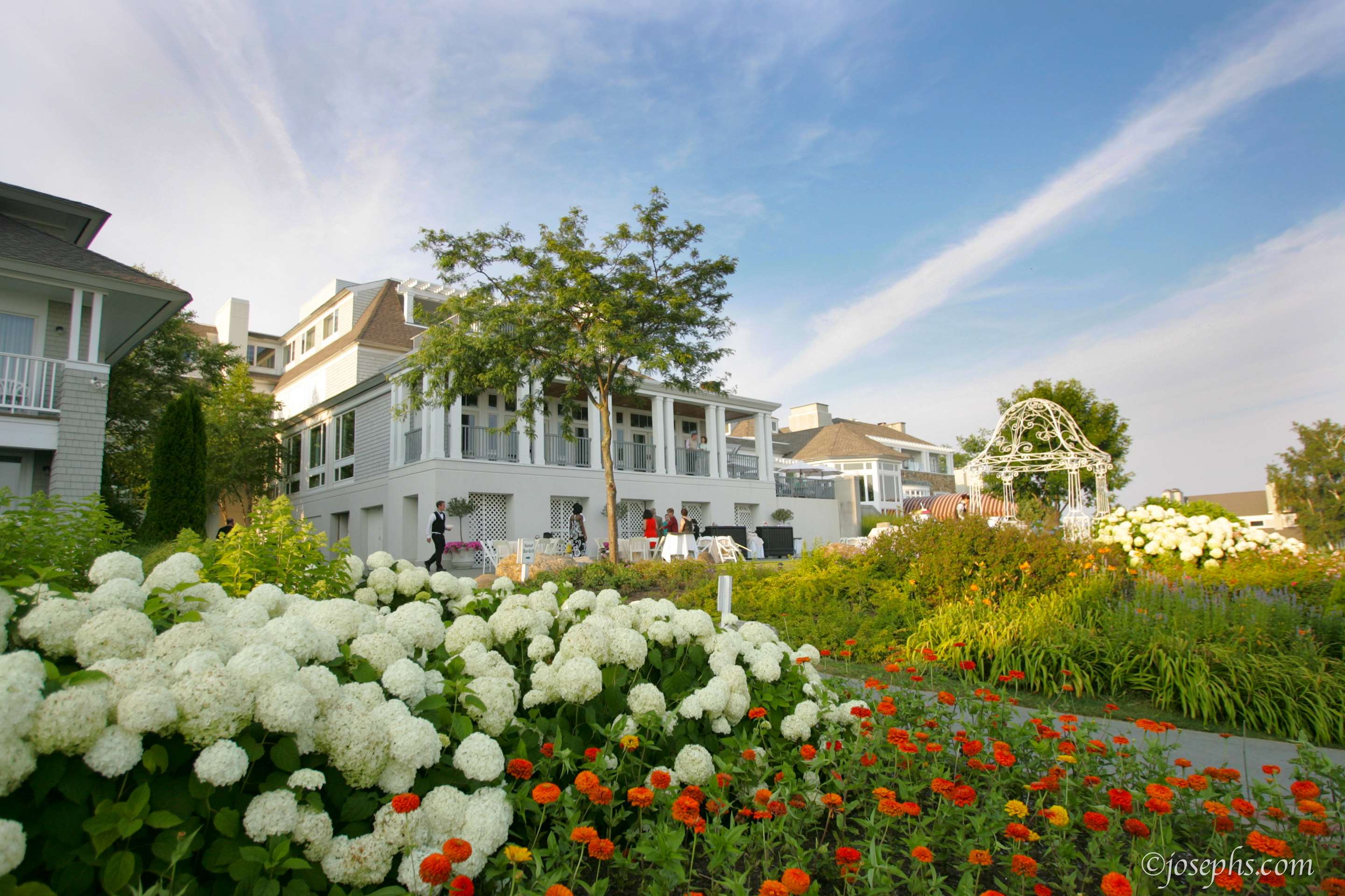 Exterior | Water's Edge Resort & Spa
