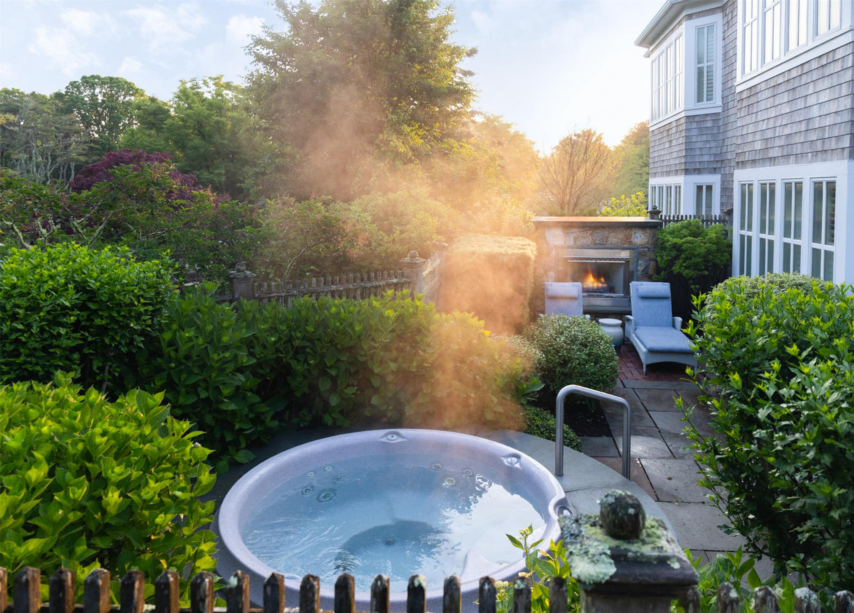 Ho tub | Wequassett Resort and Golf Club