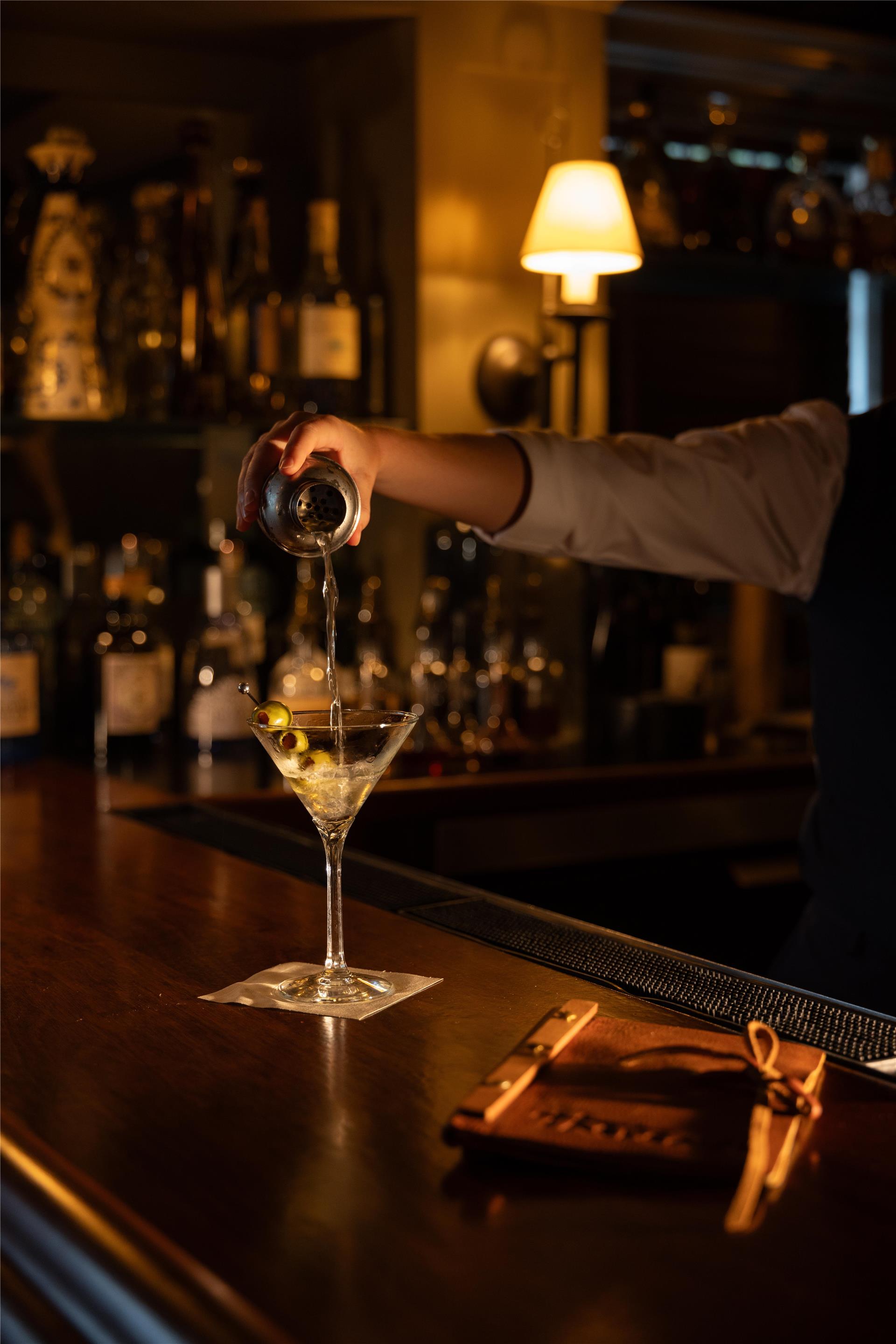 Bar | Wequassett Resort and Golf Club