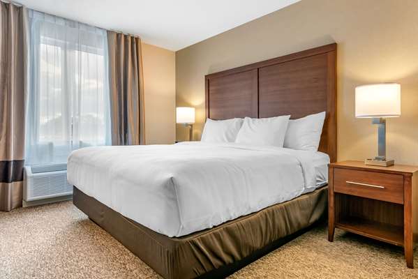 Suite - Comfort Inn & Suites Goderich