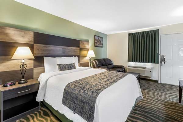  - Rodeway Inn Cadiz - I-24, Exit 65