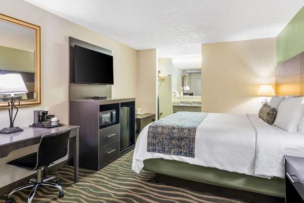  - Rodeway Inn Cadiz - I-24, Exit 65