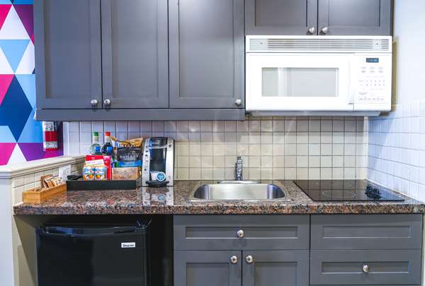  - Summit Lodge Boutique Hotel Whistler