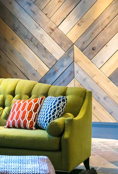  - Summit Lodge Boutique Hotel Whistler