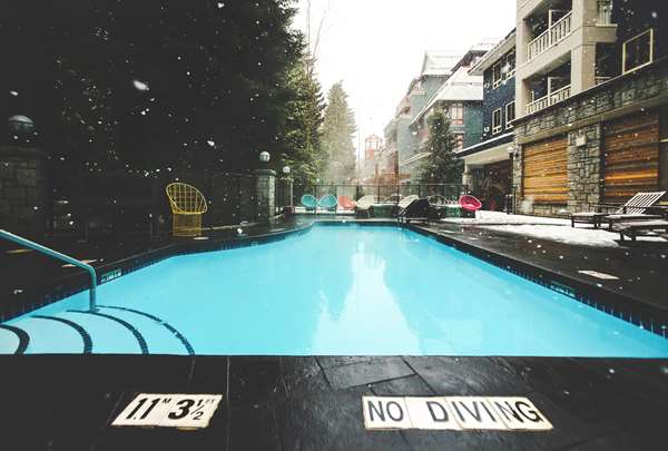 Pool - Summit Lodge Boutique Hotel Whistler