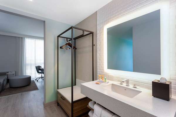 Suite - Wyndham Garden Hotel Miami International Airport Miami Springs