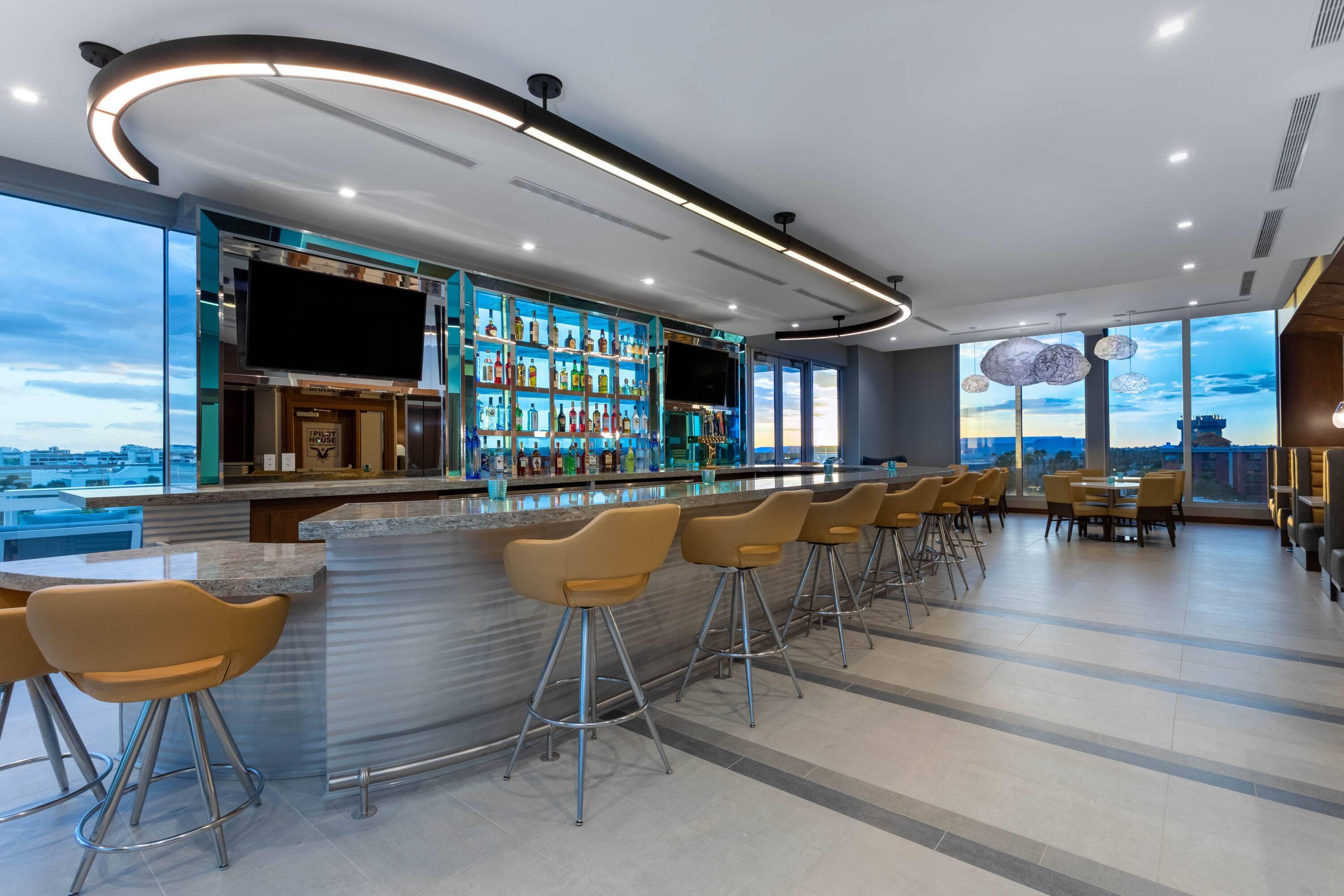Restaurant | Wyndham Garden Miami International Airport