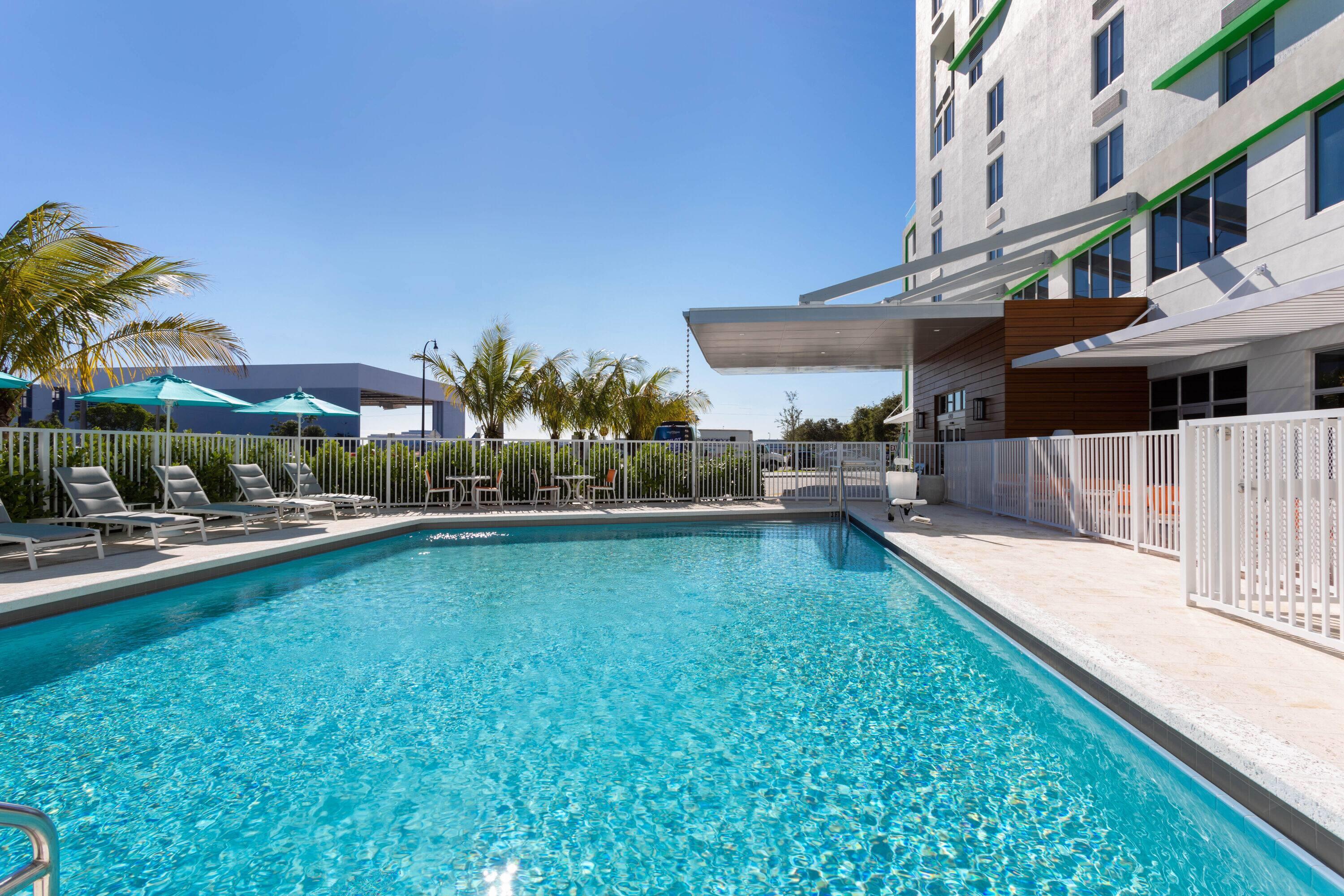 Pool | Wyndham Garden Miami International Airport