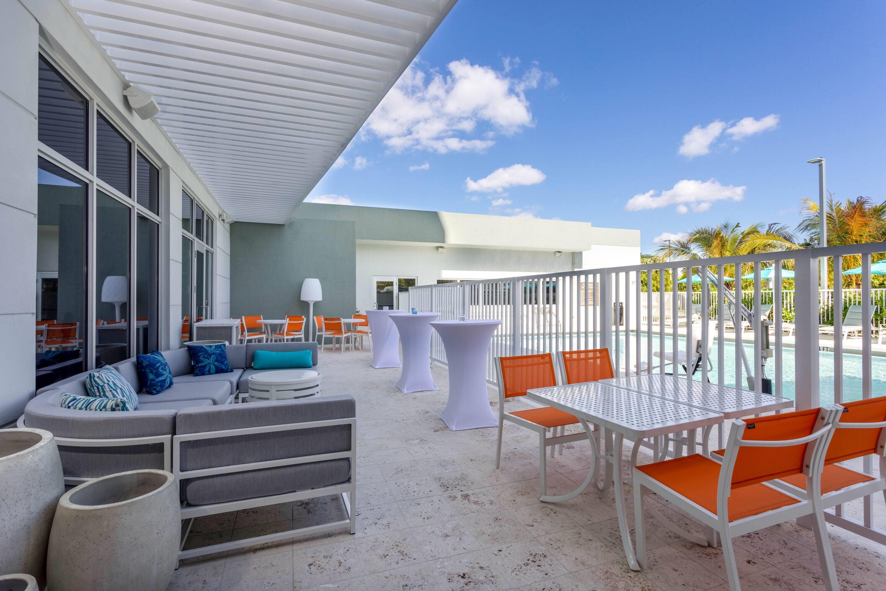Pool | Wyndham Garden Miami International Airport