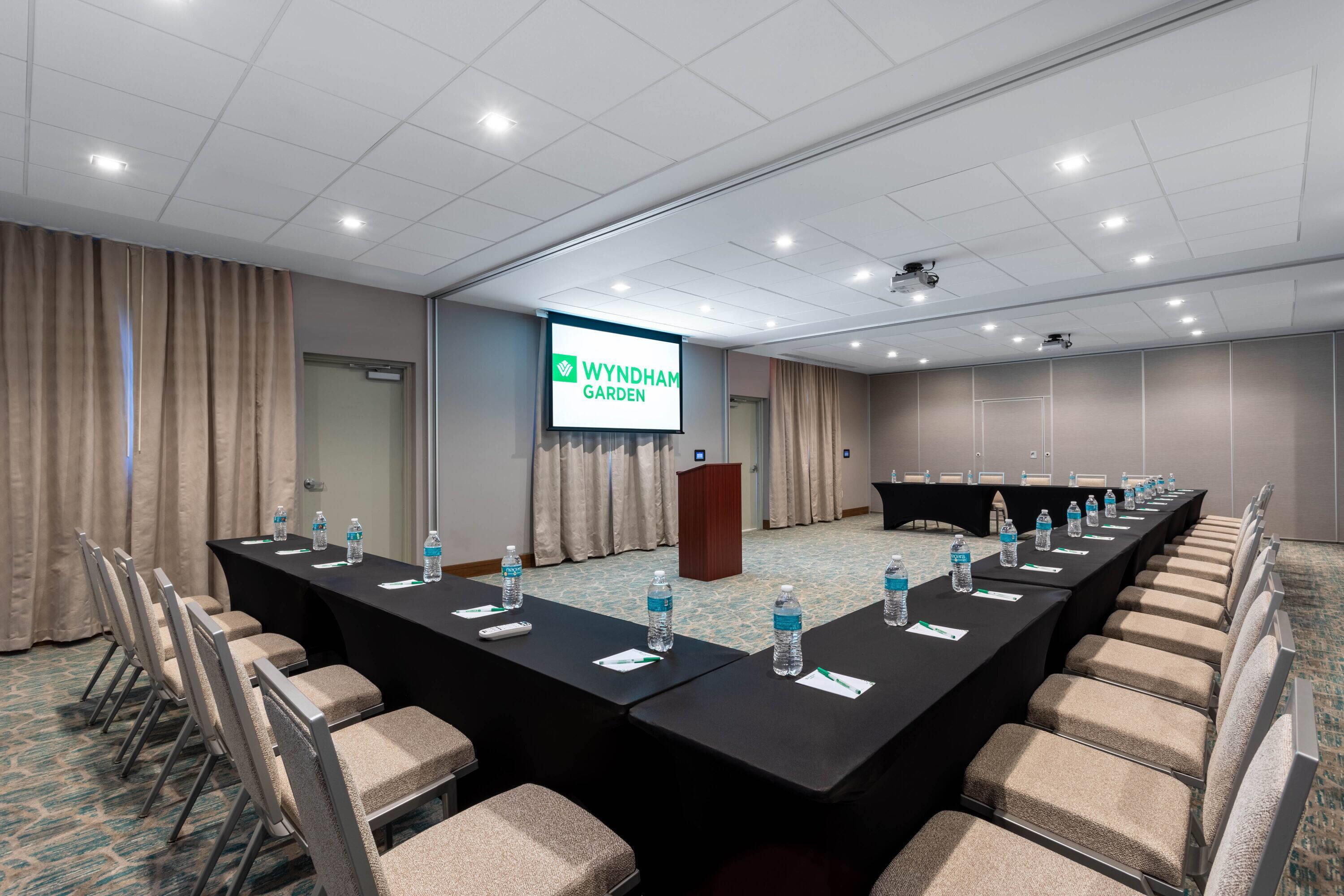 Meeting Room | Wyndham Garden Miami International Airport
