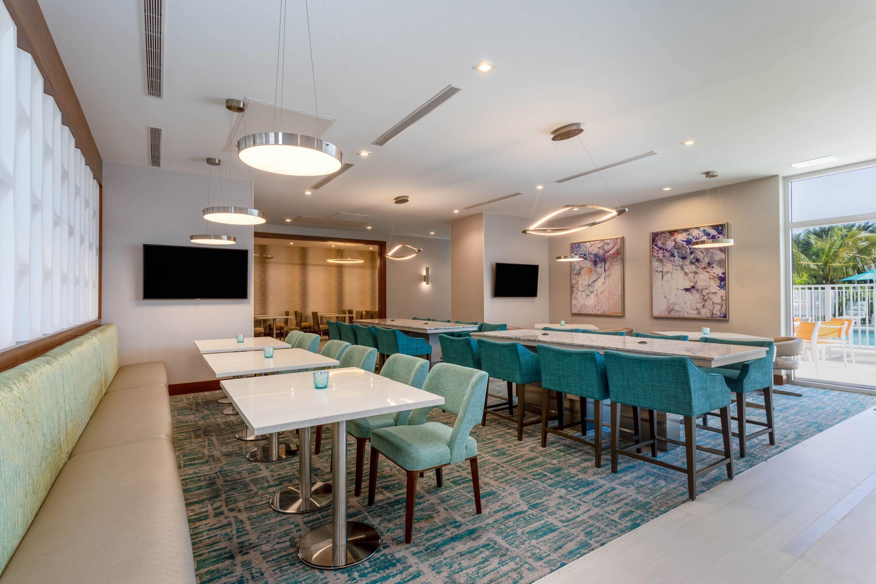 Restaurant | Wyndham Garden Miami International Airport