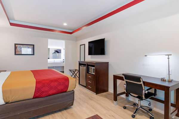 Suite - Econo Lodge Houston