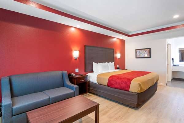 Suite - Econo Lodge Houston