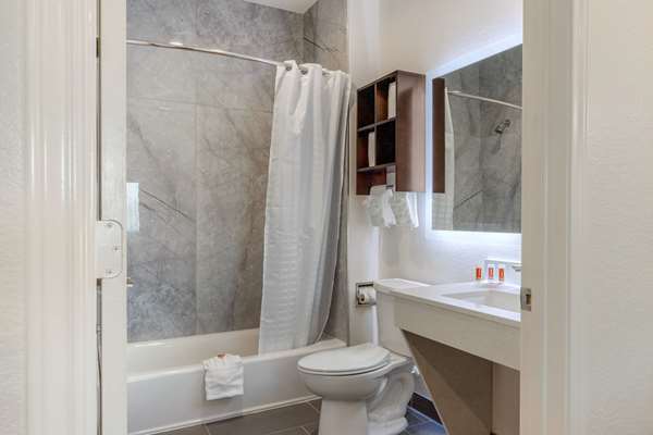 Suite - Econo Lodge Houston