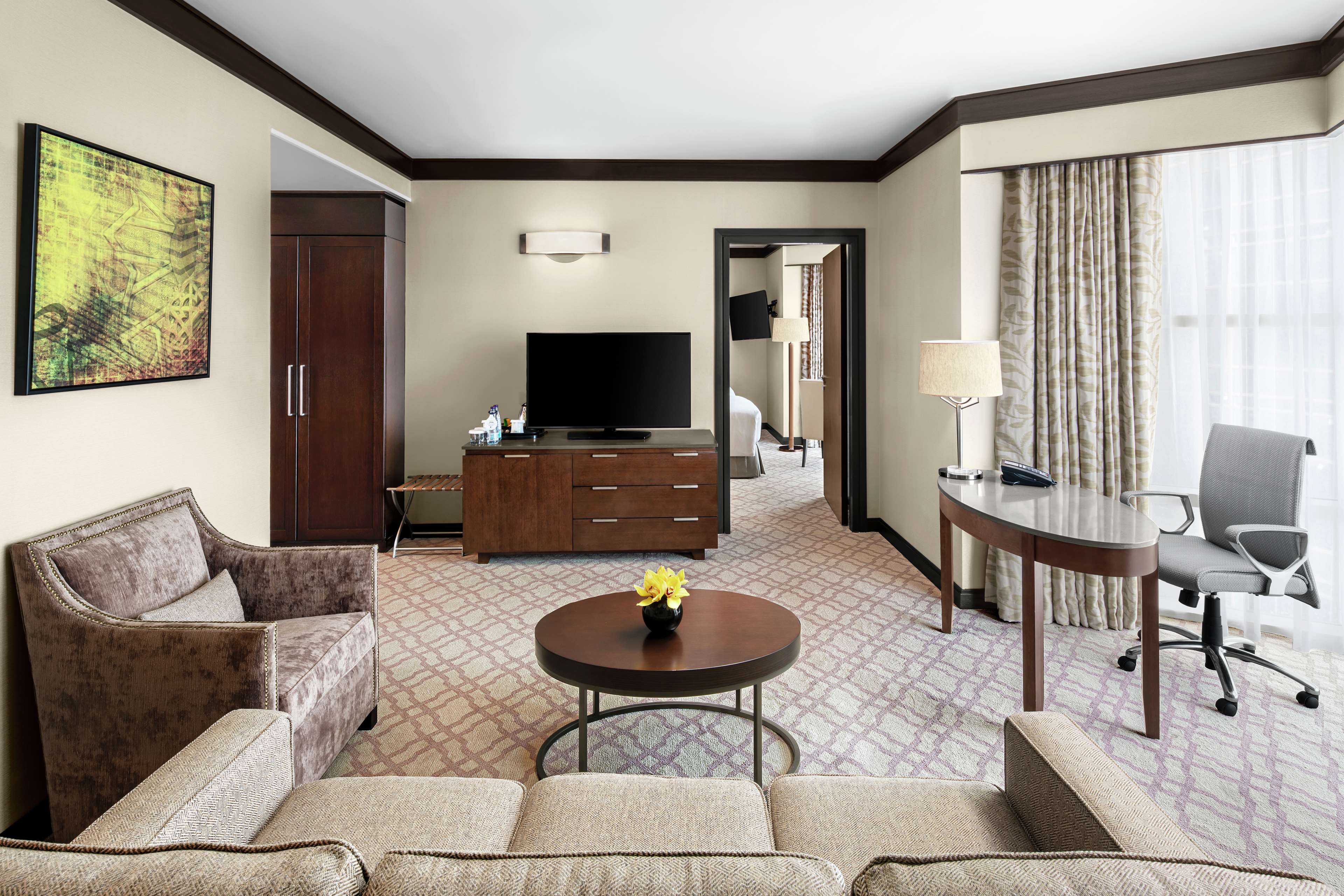 DoubleTree by Hilton Makkah Jabal Omar Room Type - Twin Junior Suite with Partial Haram View
