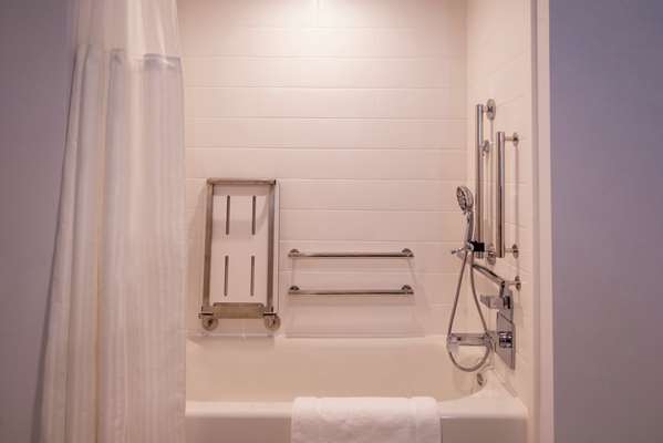  - Hilton Garden Inn Airport Kansas City