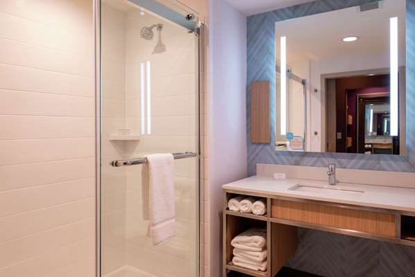  - Hilton Garden Inn Airport Kansas City
