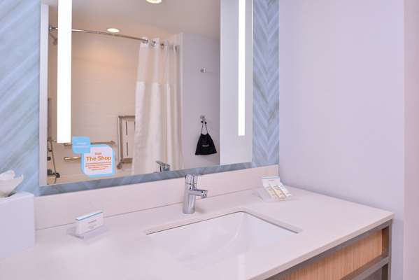  - Hilton Garden Inn Airport Kansas City