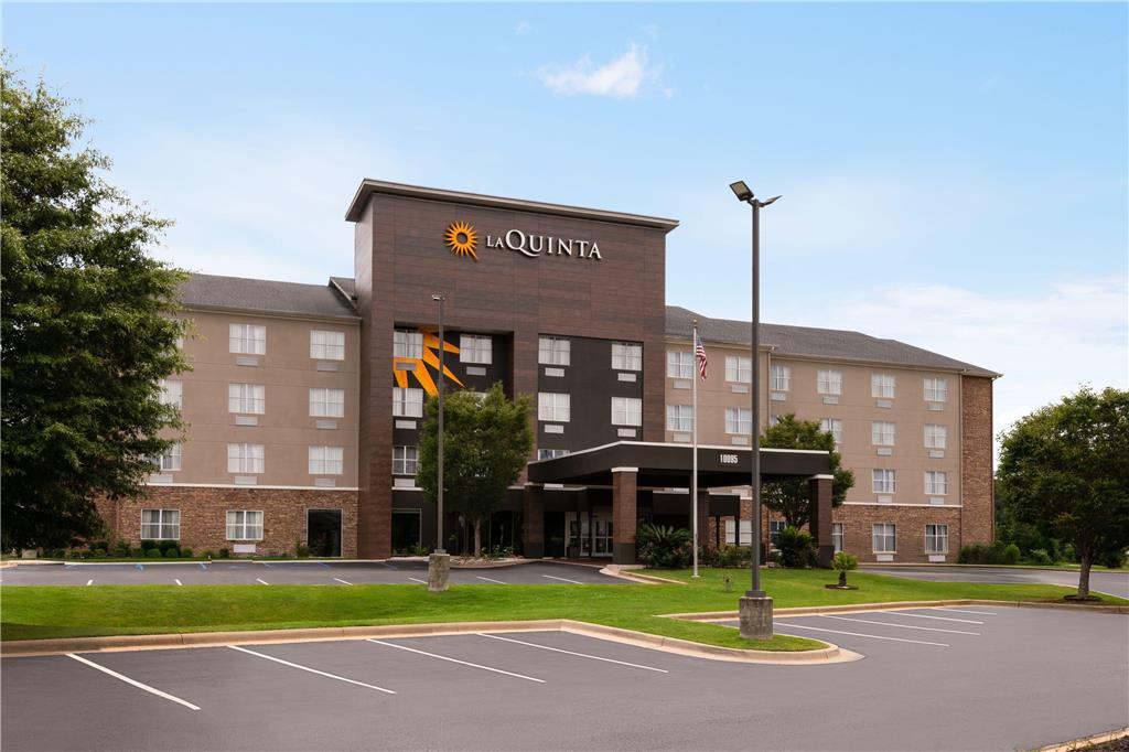 La Quinta Inn & Suites by Wyndham