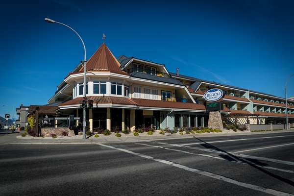 Exterior view - Prestige Beach House Kelowna