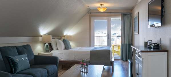  - Prestige Beach House Kelowna
