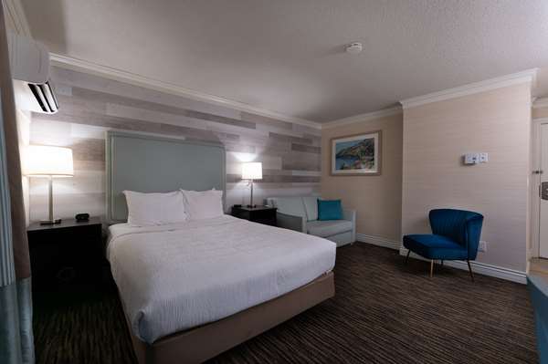  - Prestige Beach House Kelowna