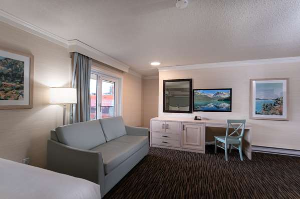  - Prestige Beach House Kelowna