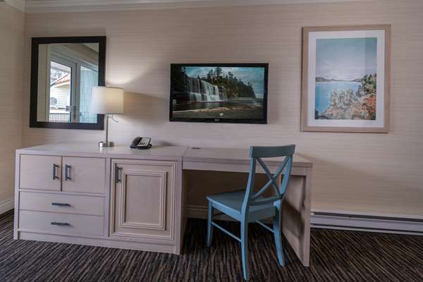  - Prestige Beach House Kelowna